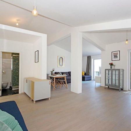 Manuela Apartment โปดสตรานา ภายนอก รูปภาพ