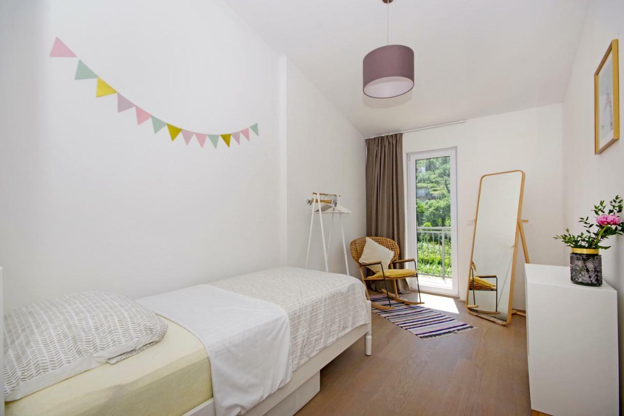 Manuela Apartment โปดสตรานา ภายนอก รูปภาพ