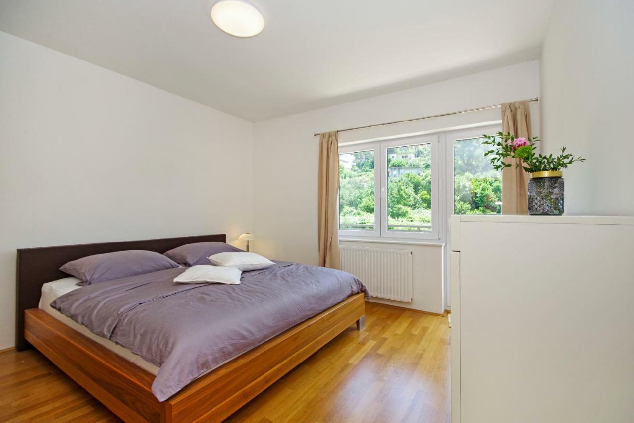 Manuela Apartment โปดสตรานา ภายนอก รูปภาพ